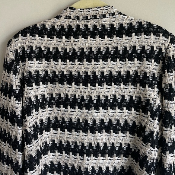 St. John NWT Women's Advik Button Front Jacket Black/Cream/White Luxury Size 6 - Picture 10 of 16